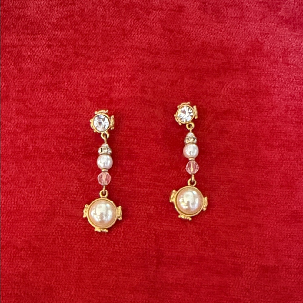 Vintage Trifari Gold and Pearl Dangle Earrings